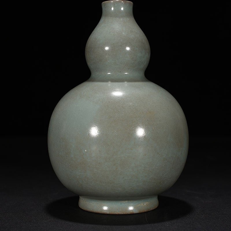 Song Dynasty Ru kiln azure glaze gourd vase