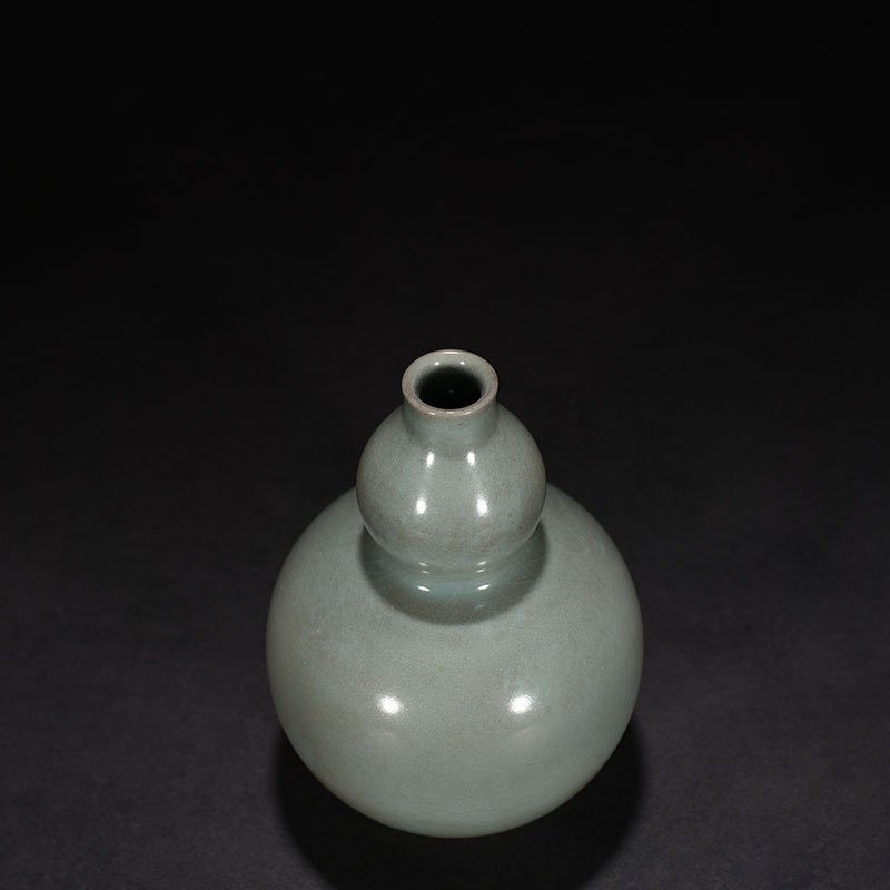 Song Dynasty Ru kiln azure glaze gourd vase