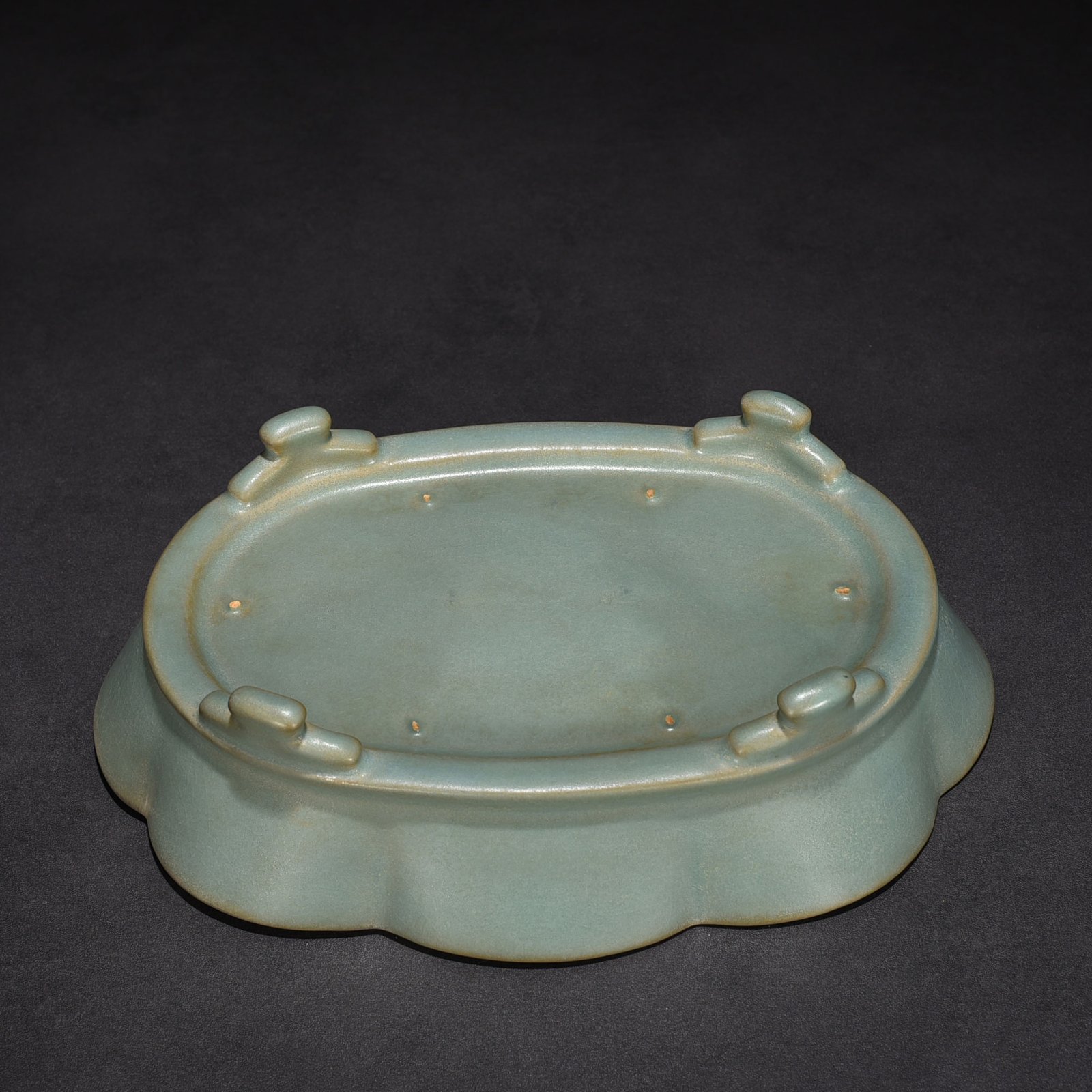 Song Dynasty Ru kiln azure glaze sunflower water fairy basin