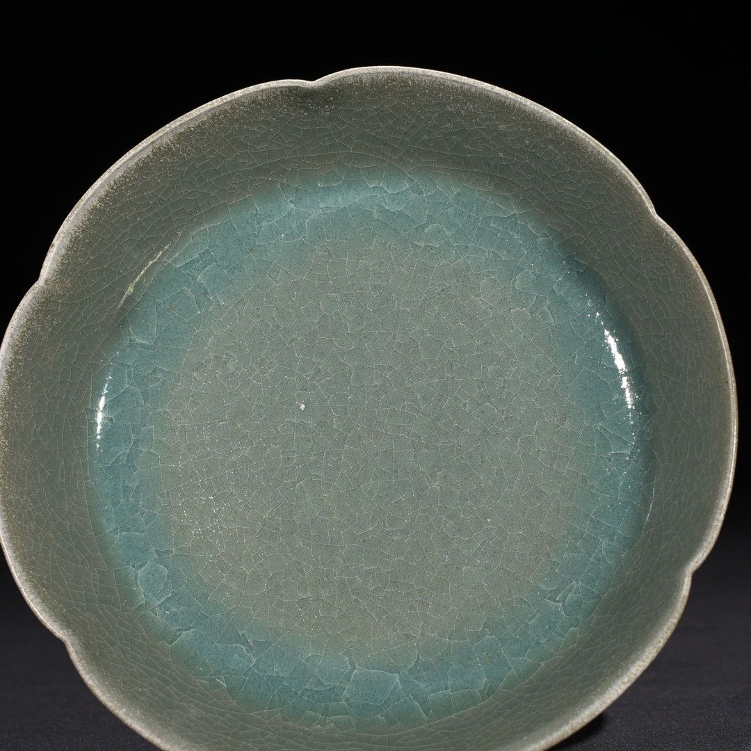 Song Dynasty Ru kiln azure glaze sunflower wash