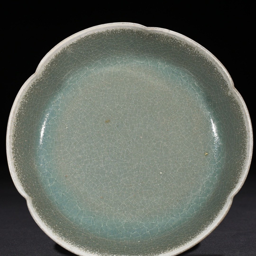 Song Dynasty Ru kiln azure glaze sunflower wash