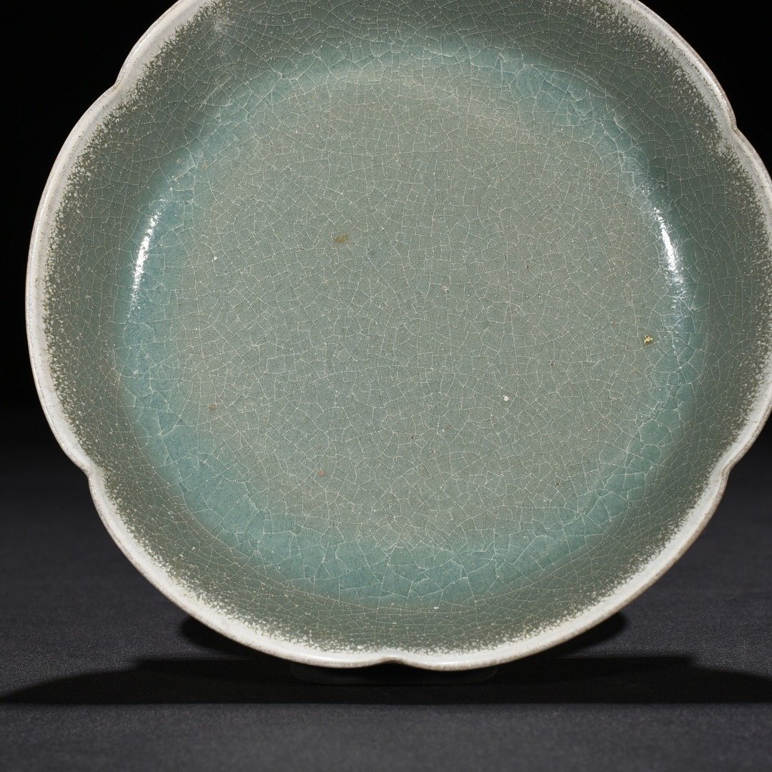 Song Dynasty Ru kiln azure glaze sunflower wash