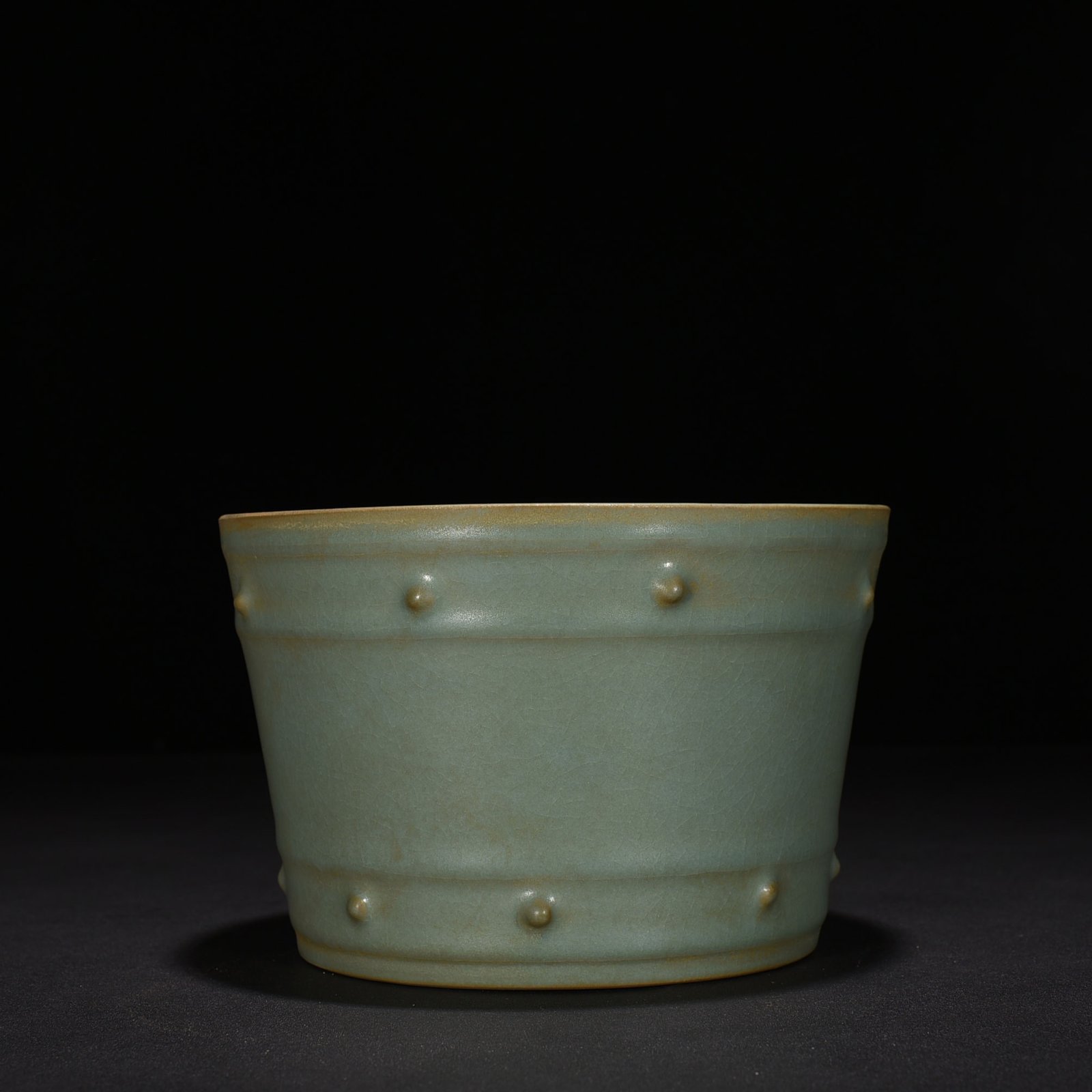 Song Dynasty Ru kiln azure glaze drum nail wash