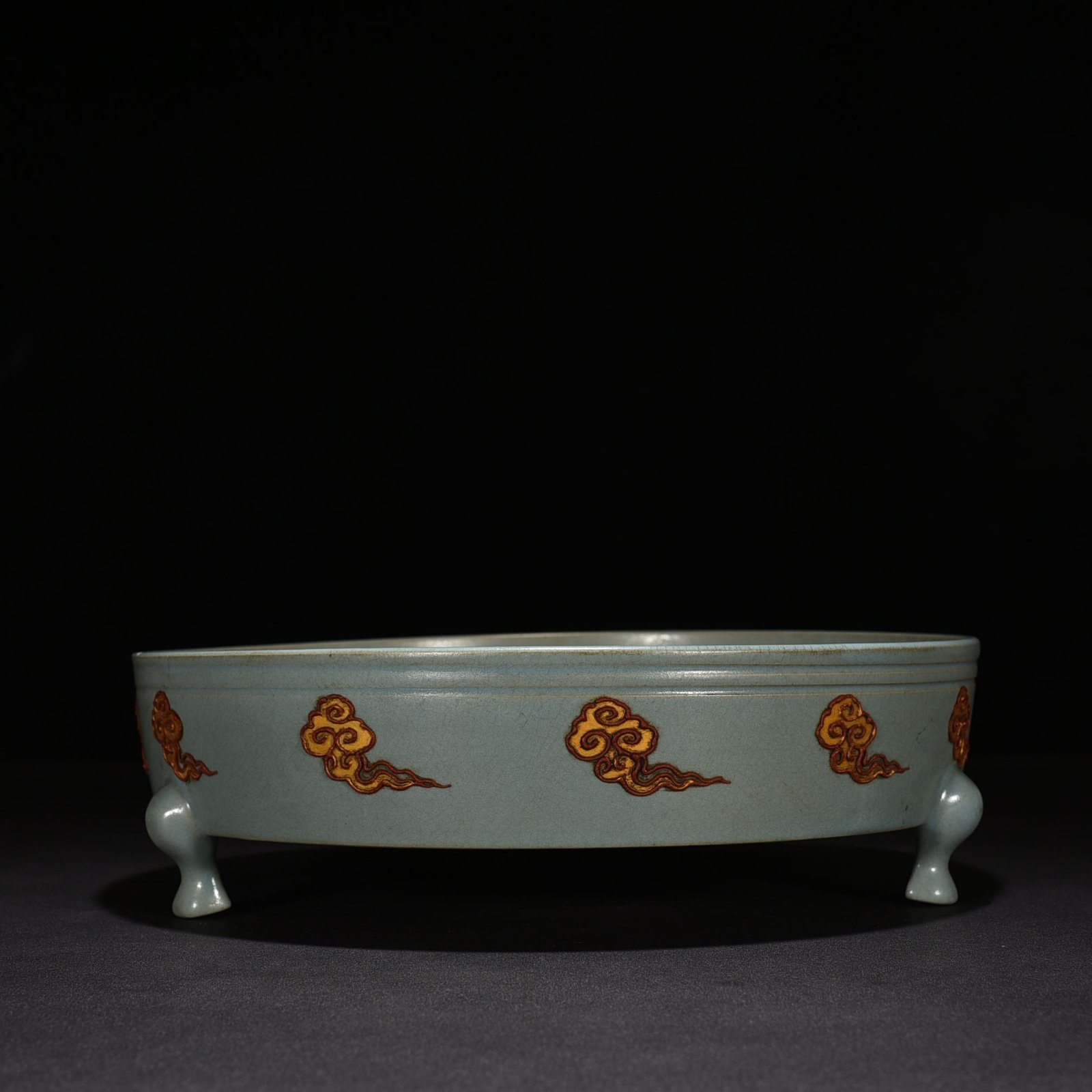 Song Dynasty Ru kiln Chongning pterosaur pattern washer