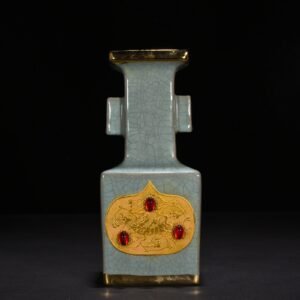 Song Dynasty Ru Kiln Chongning imperial model chiseled gold square vase