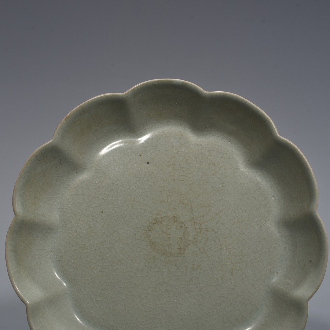 Song Dynasty Ru kiln Qingliang Temple Wangjia kiln model sunflower mouth plate
