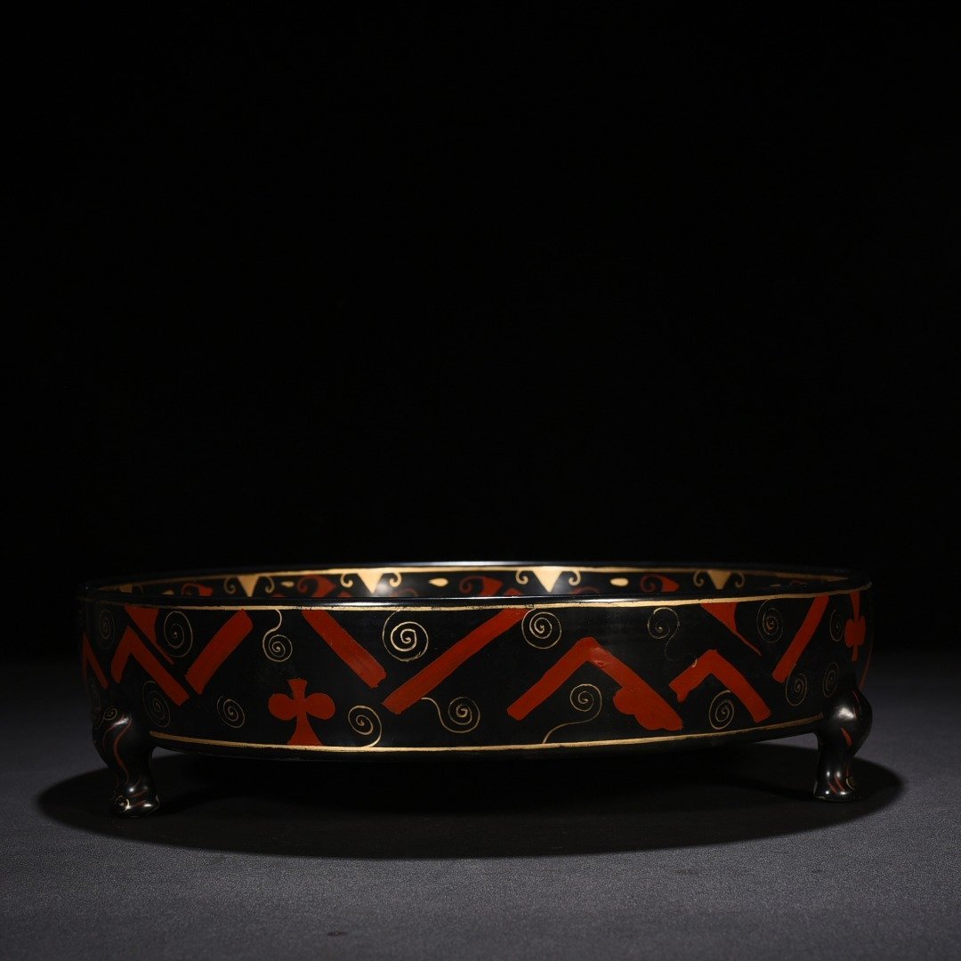 Song Dynasty Ru kiln lacquerware three-legged wash with gold-painted flying figure pattern