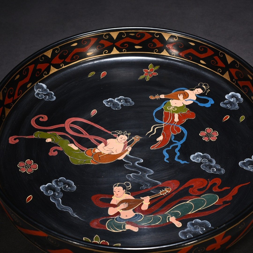Song Dynasty Ru kiln lacquerware three-legged wash with gold-painted flying figure pattern