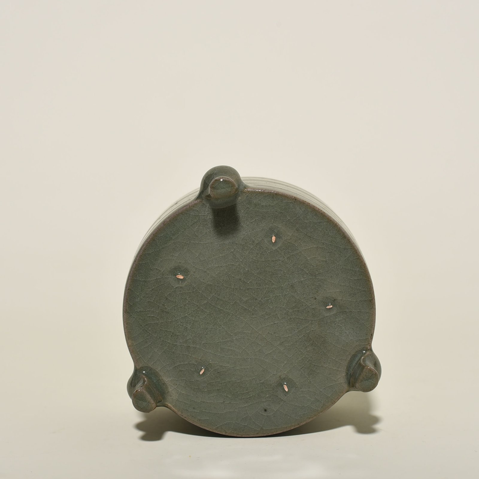 Song Dynasty Ru kiln green glaze tripod