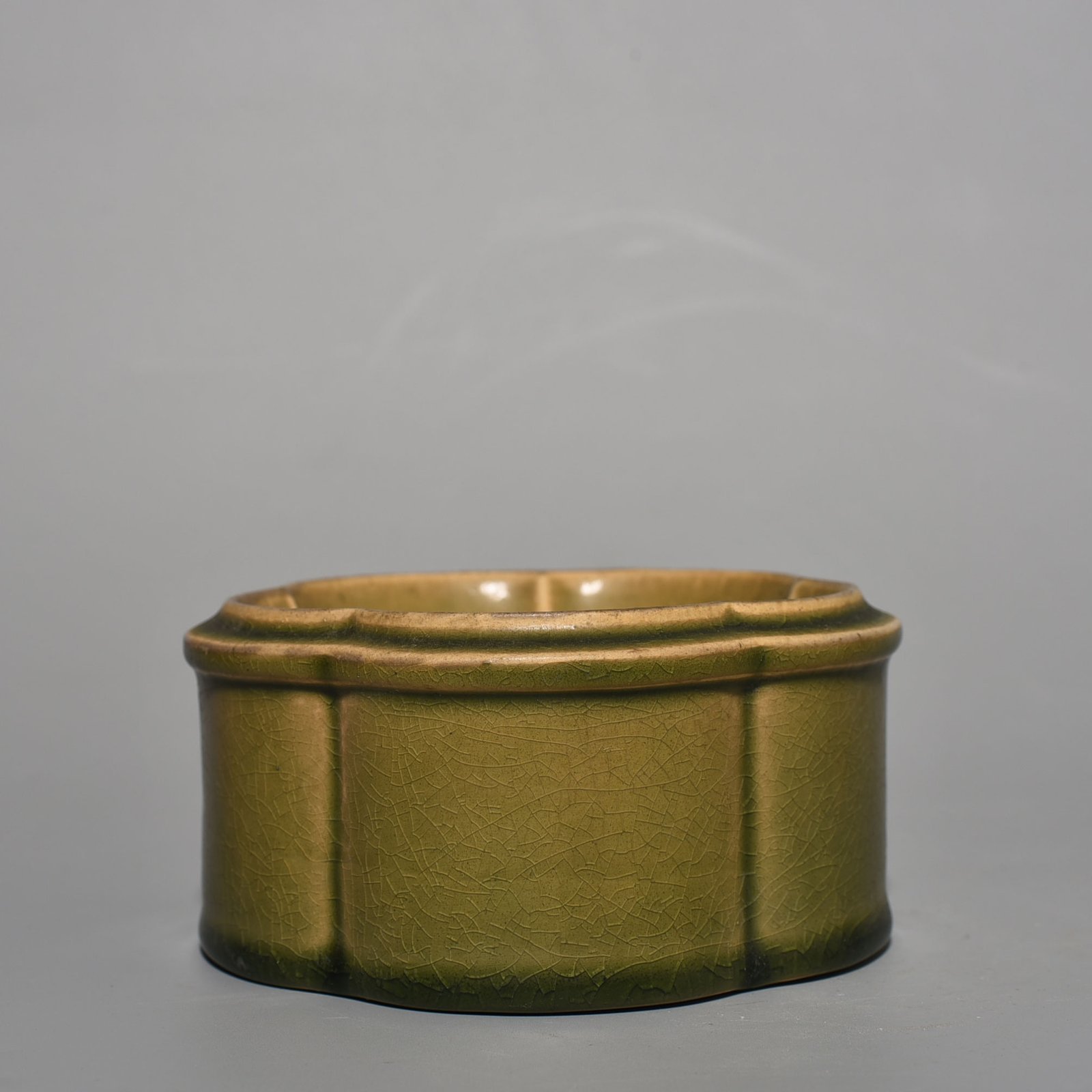 Song Dynasty Ru kiln emerald green glaze brush washer set box