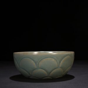 Song Dynasty Ru Kiln Kaibao 2nd year azure glaze panlong bowl