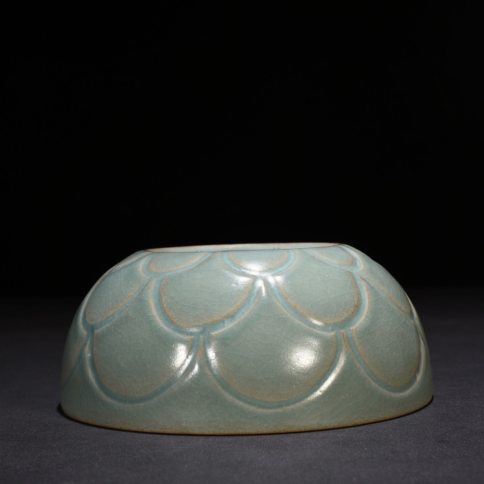 Song Dynasty Ru Kiln Kaibao 2nd year azure glaze panlong bowl
