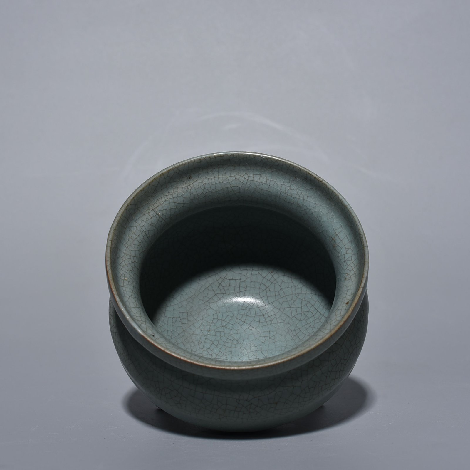 Song Dynasty Qingliang Temple Ru kiln azure glaze three-legged Burner