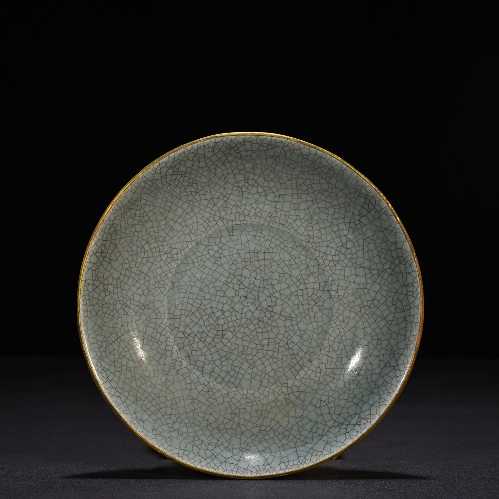 Song Dynasty Ru kiln plate from Wangjiayao Qingliang Temple