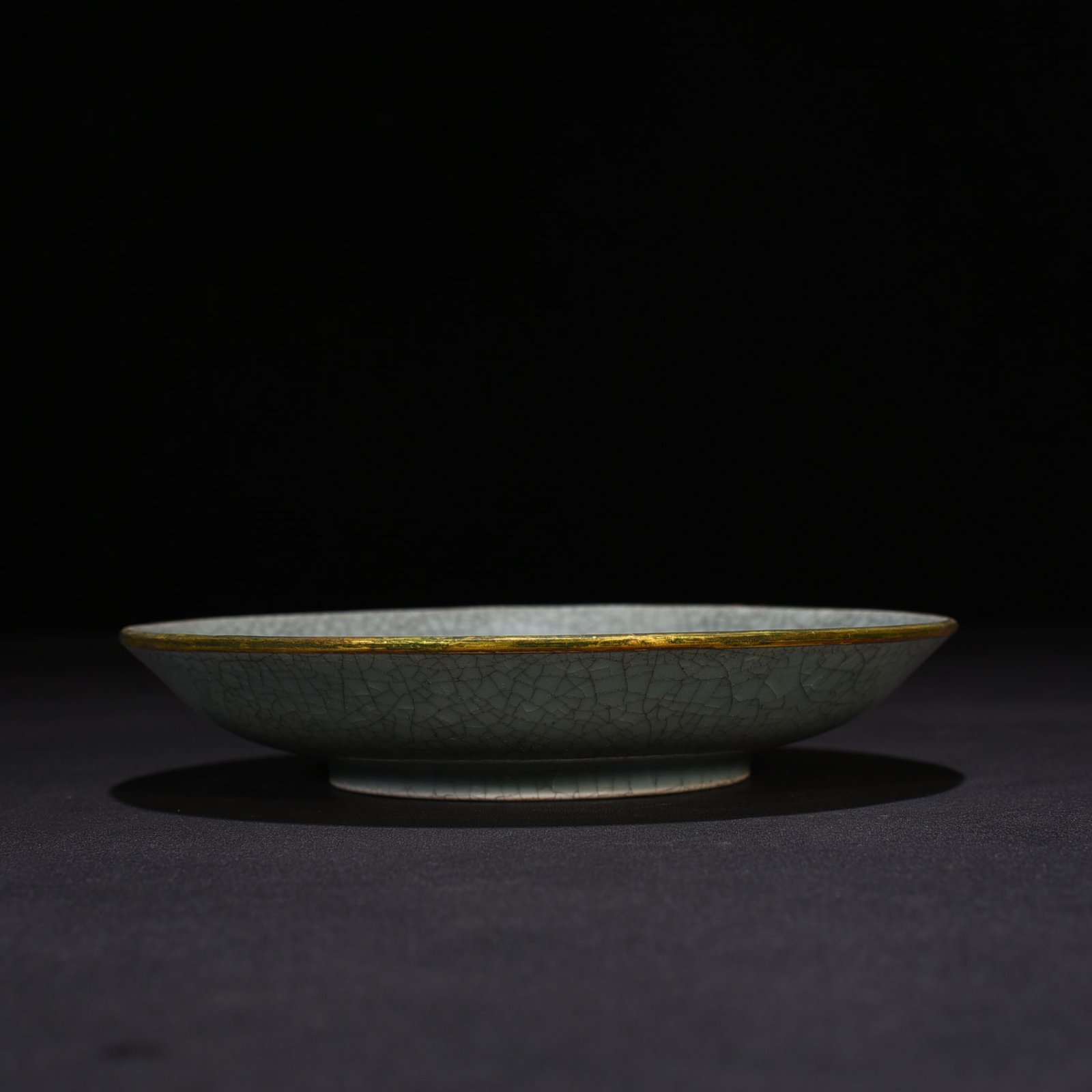 Song Dynasty Ru kiln plate from Wangjiayao Qingliang Temple