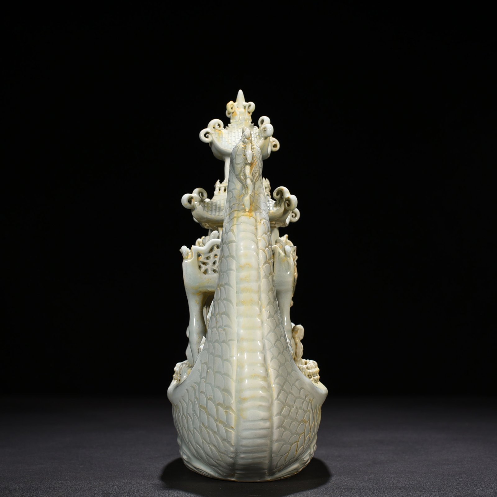 Song Dynasty Hutian kiln shadow celadon eight immortals figure dragon boat
