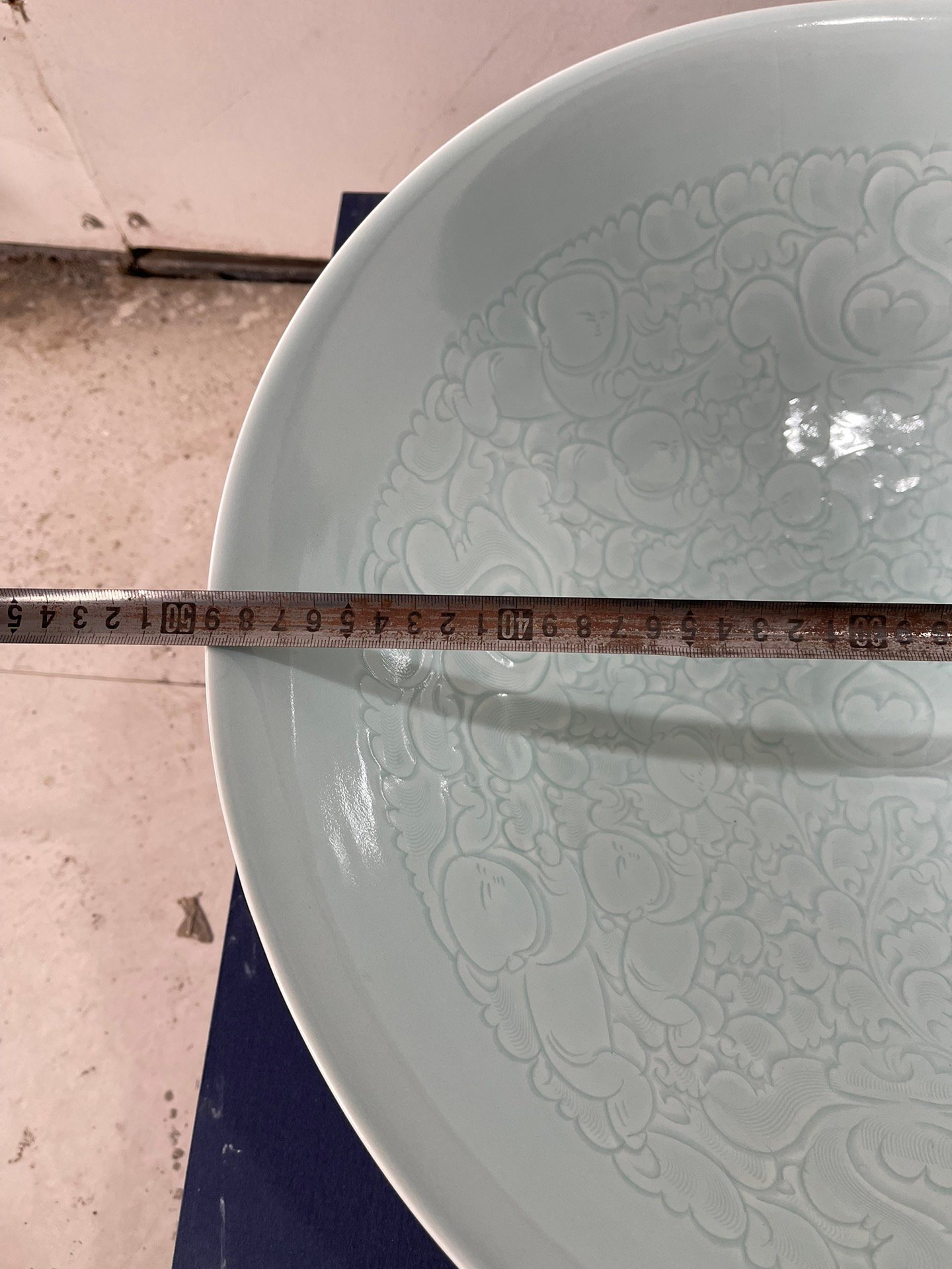 Song Dynasty Hutian kiln shadow celadon large bowl with twelve sons