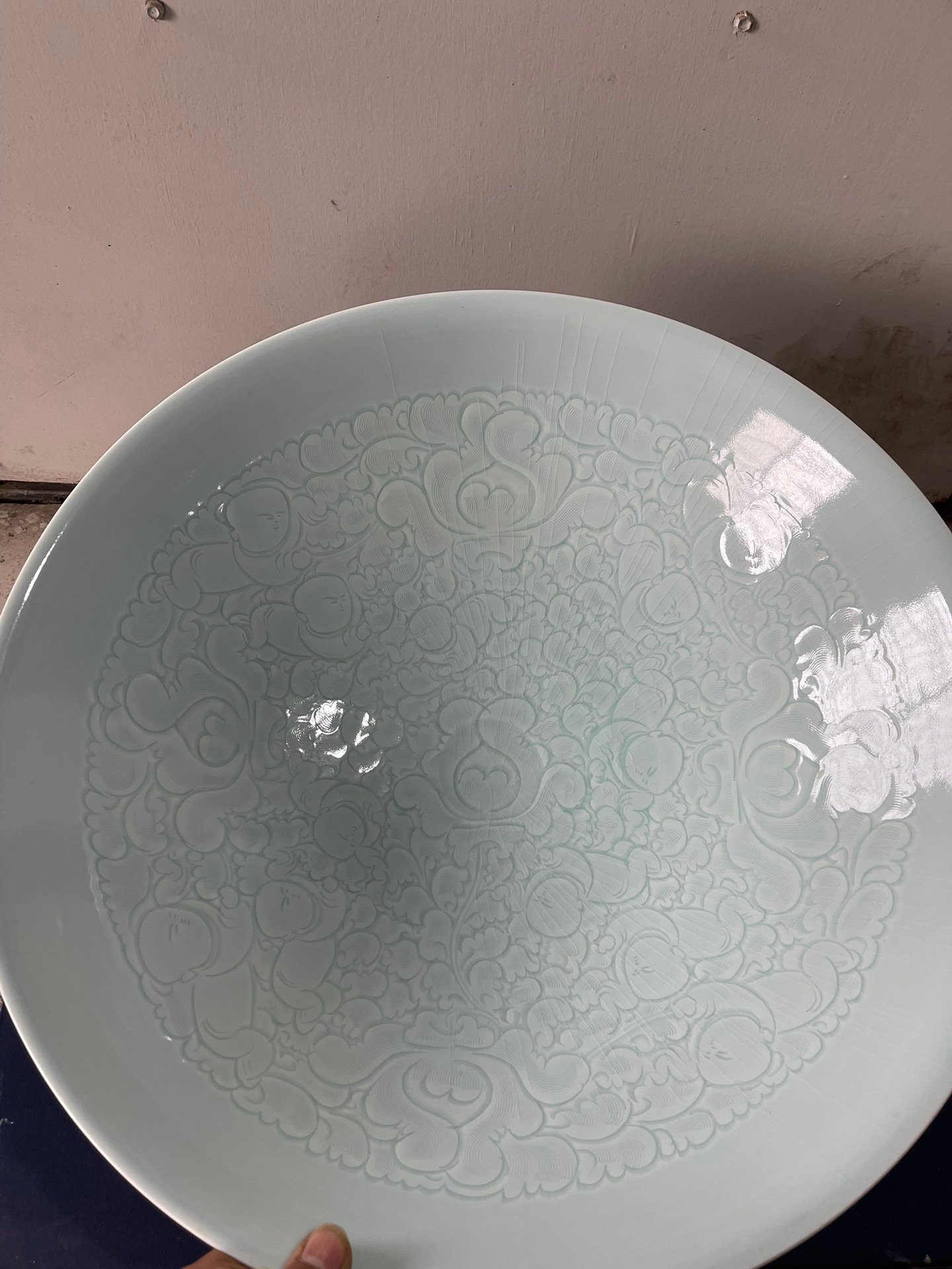 Song Dynasty Hutian kiln shadow celadon large bowl with twelve sons