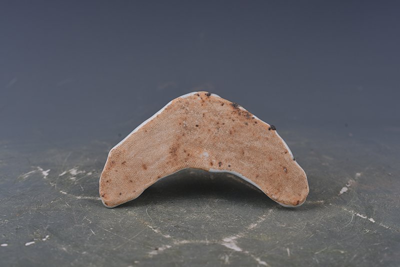 Song Dynasty Hutian kiln shadow celadon mountain-shaped penholder