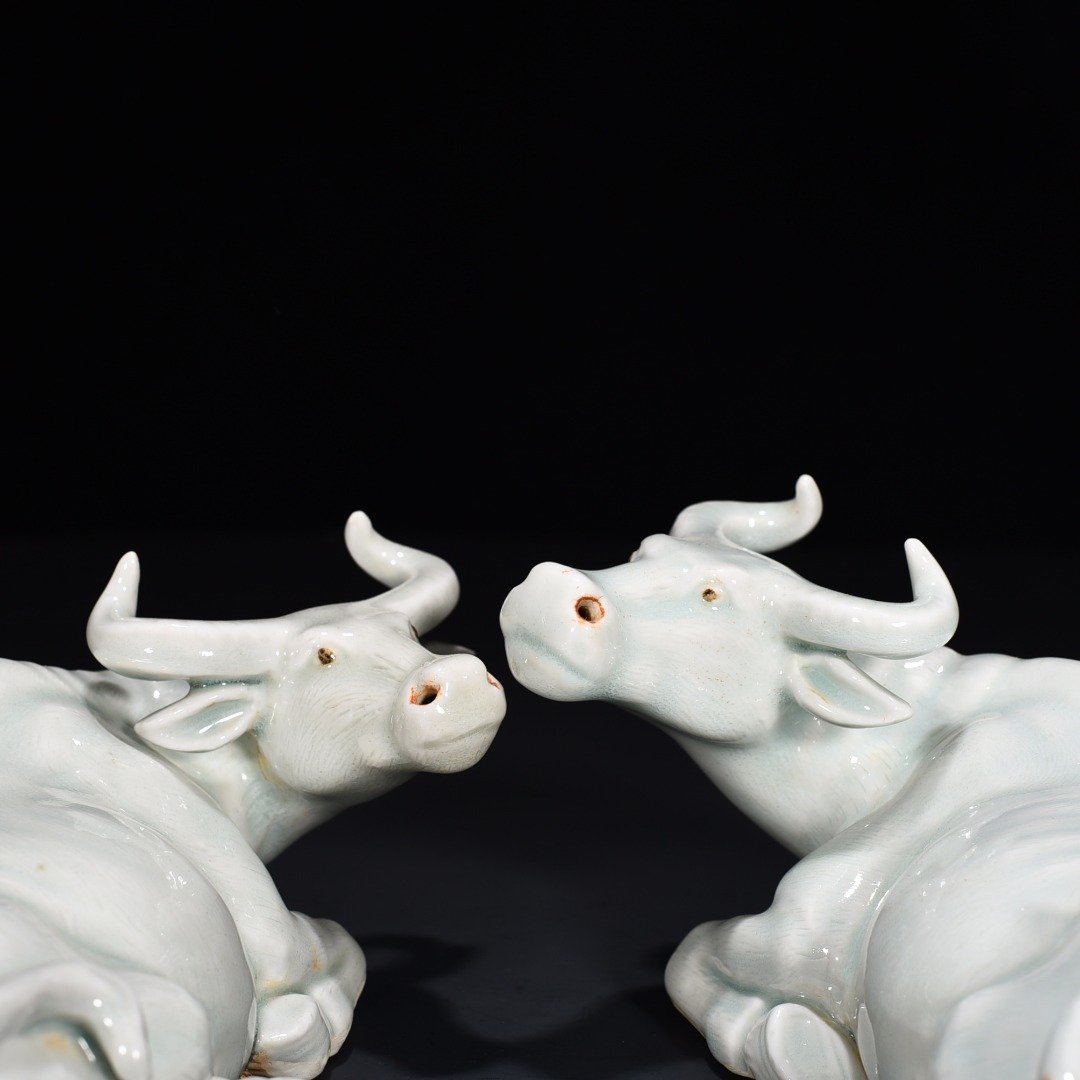 Song Dynasty Hutian kiln shadow celadon glazed cow