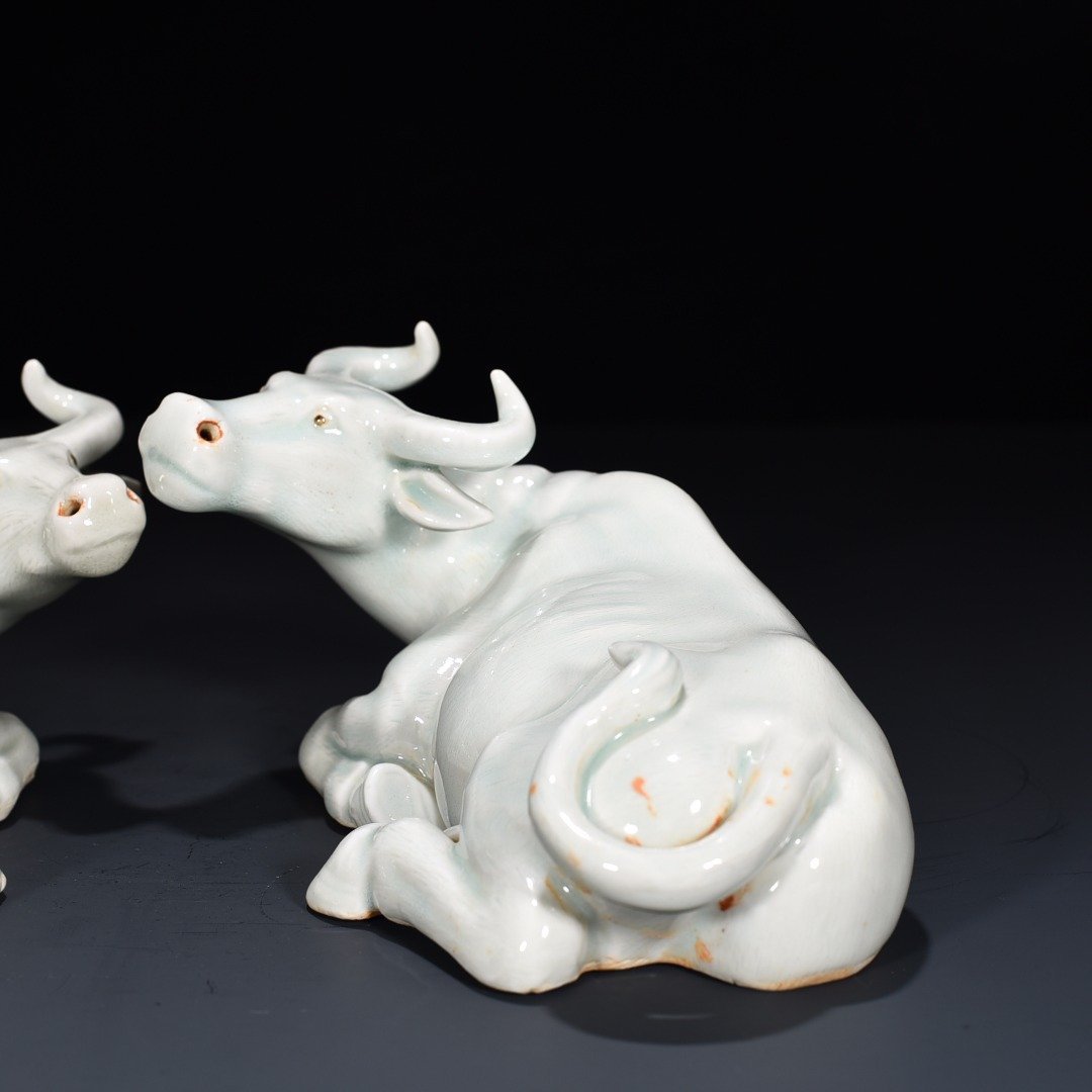 Song Dynasty Hutian kiln shadow celadon glazed cow