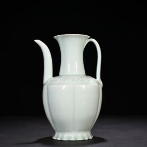Song Dynasty Hutian kiln shadow green glaze melon-shaped teapot