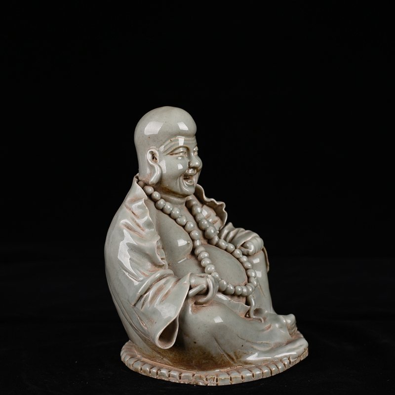 Song Dynasty Hutian kiln shadow celadon Arhat Buddha statue