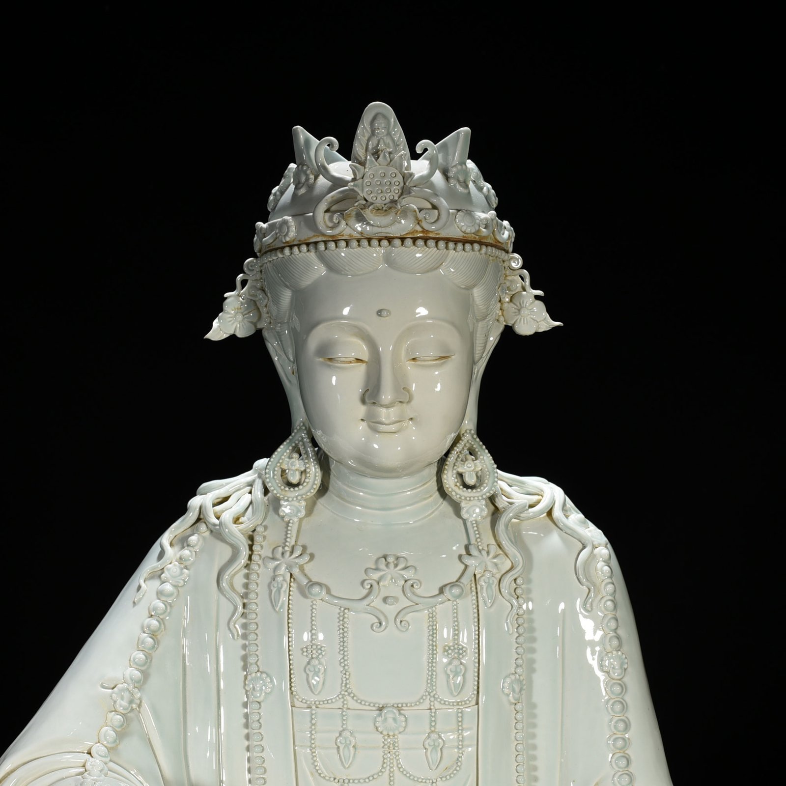 Song Dynasty Hutian Kiln Shadow Celadon Guanyin