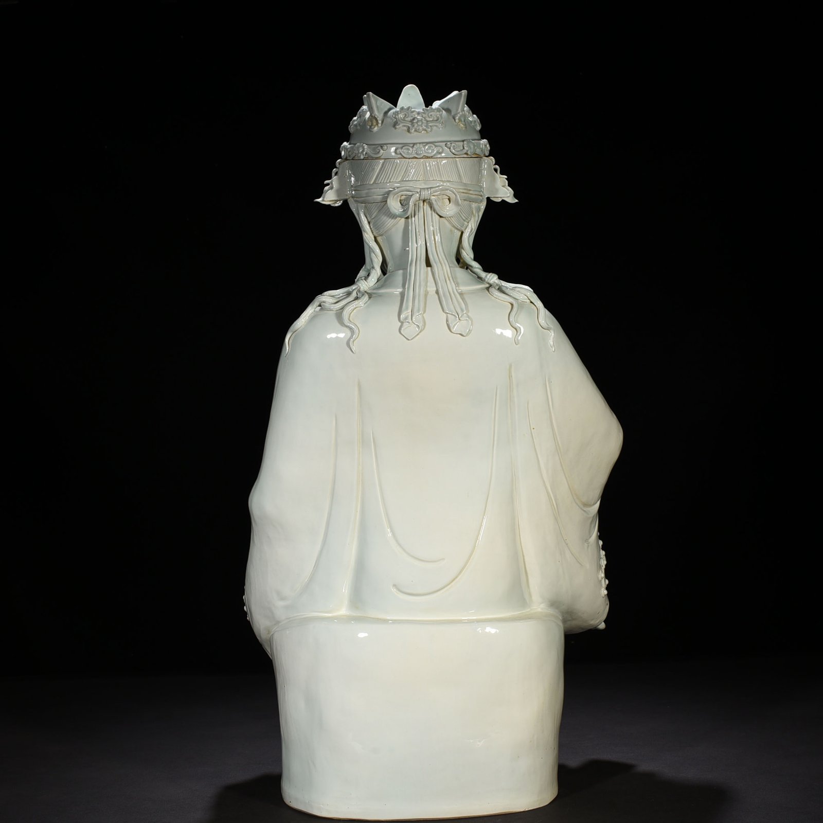 Song Dynasty Hutian Kiln Shadow Celadon Guanyin