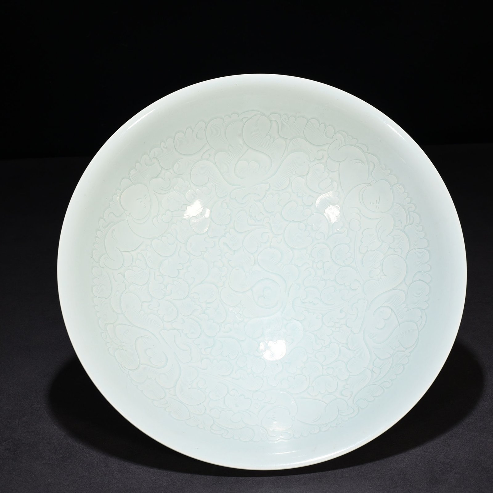 Song Dynasty Hutian kiln shadow celadon large bowl with Panzhi doll pattern