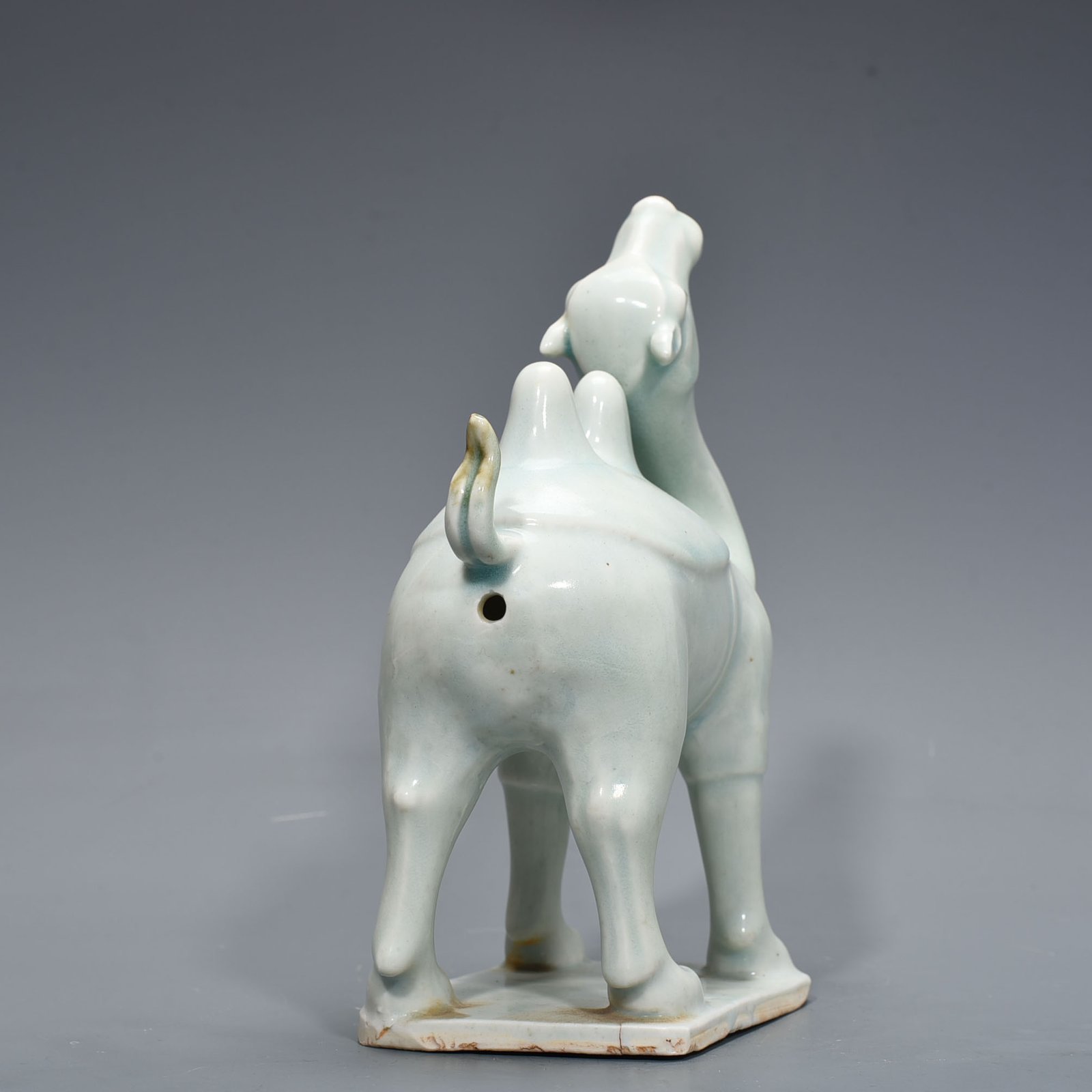 Song Dynasty Hutian kiln shadow celadon camel