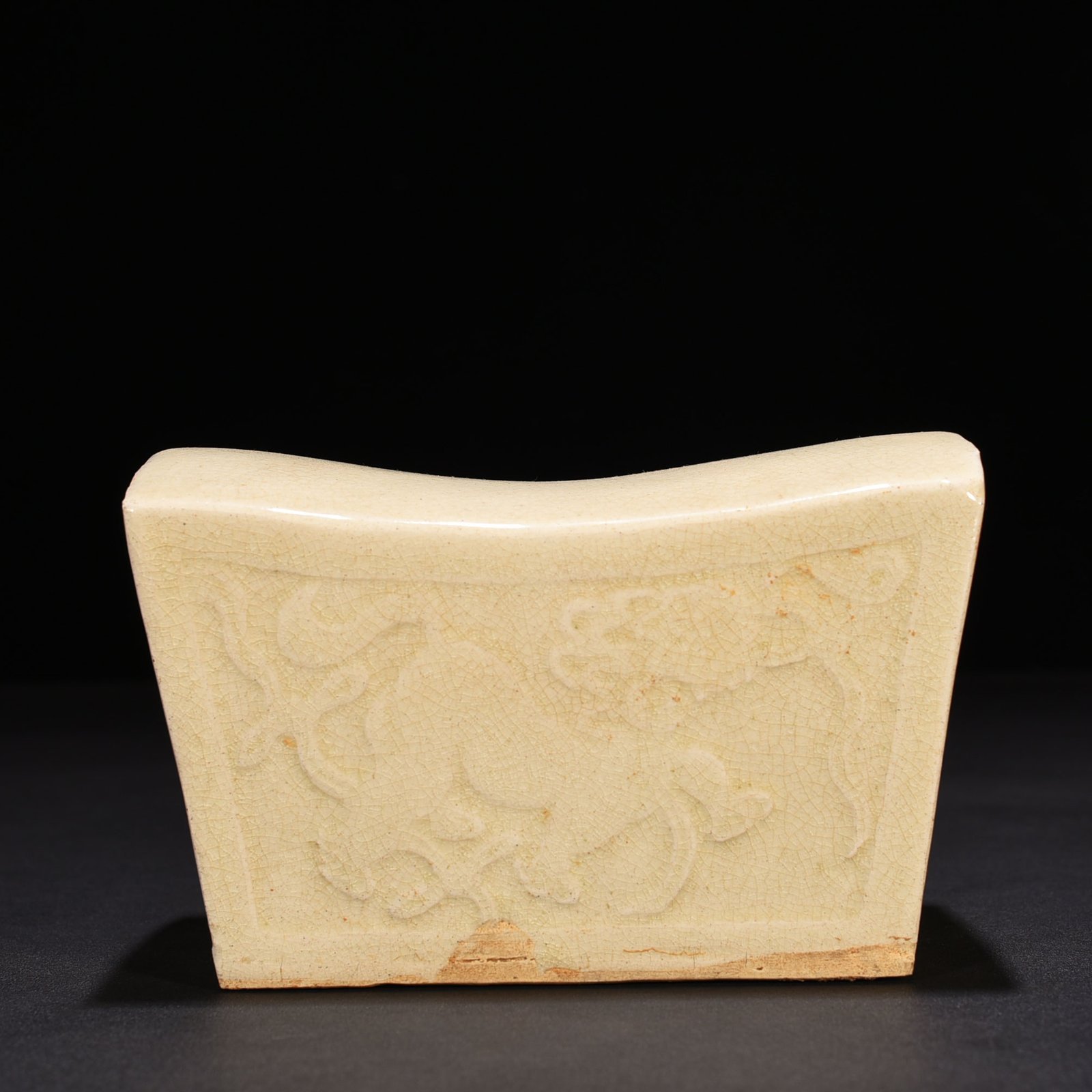 Song Dynasty Hutian kiln carved lion pattern ingot pillow