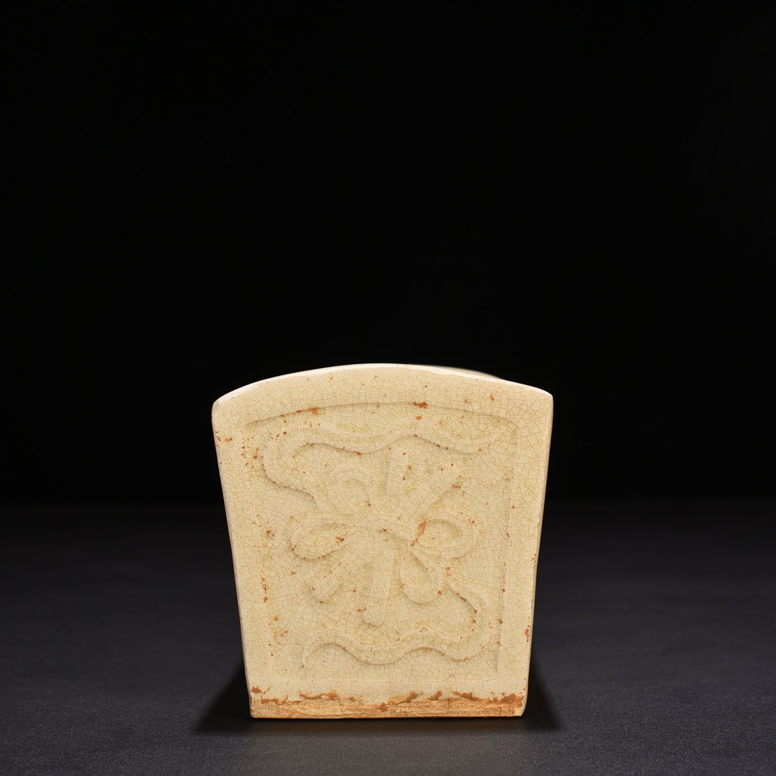 Song Dynasty Hutian kiln carved lion pattern ingot pillow