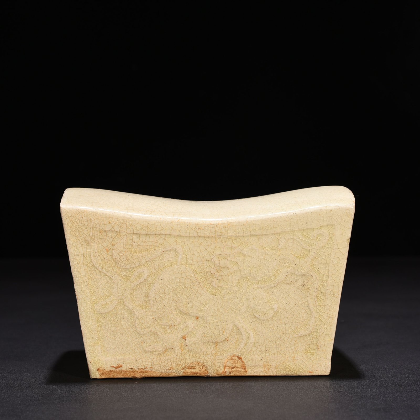 Song Dynasty Hutian kiln carved lion pattern ingot pillow