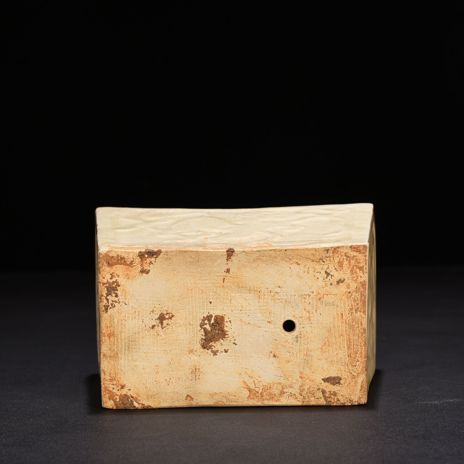 Song Dynasty Hutian kiln carved lion pattern ingot pillow