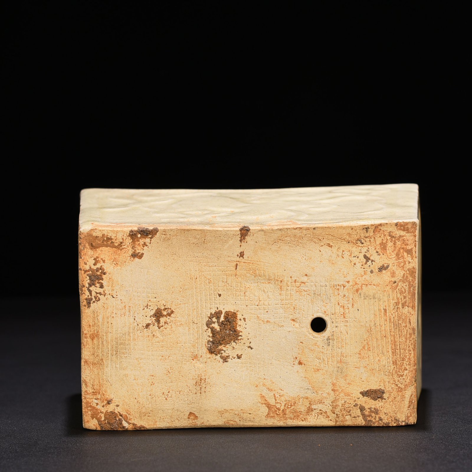 Song Dynasty Hutian kiln carved lion pattern ingot pillow