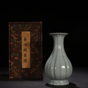 Song Dynasty Jiaotanxia Guan Kiln Model Guareng Jade Spring Vase