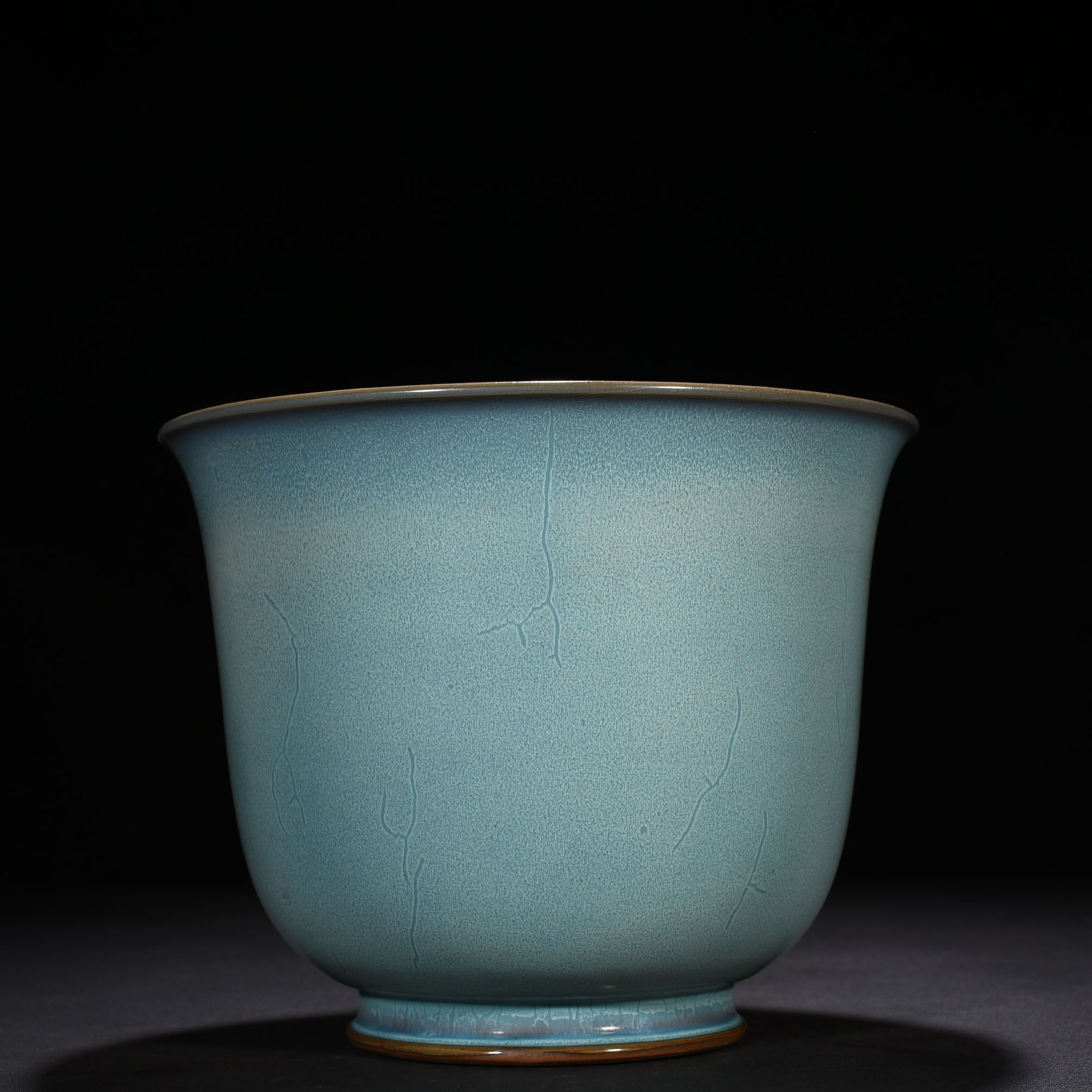 Song Dynastyn Jun kiln azure-glazed bell-shaped flowerpot with earthworm mud pattern