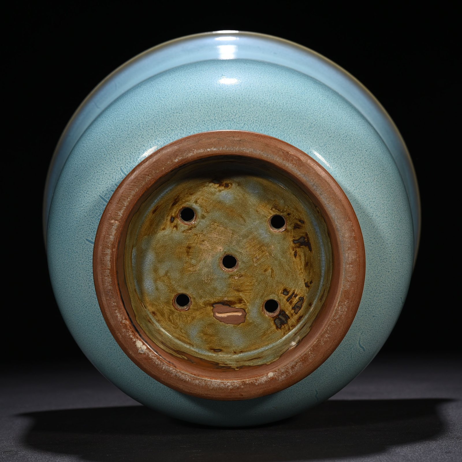 Song Dynastyn Jun kiln azure-glazed bell-shaped flowerpot with earthworm mud pattern