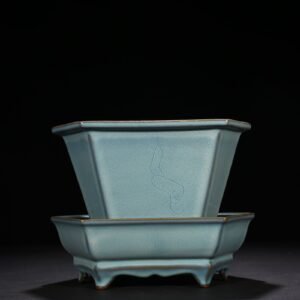 Song Dynasty Jun kiln azure-glazed hexagonal flowerpot with earthworm mud pattern