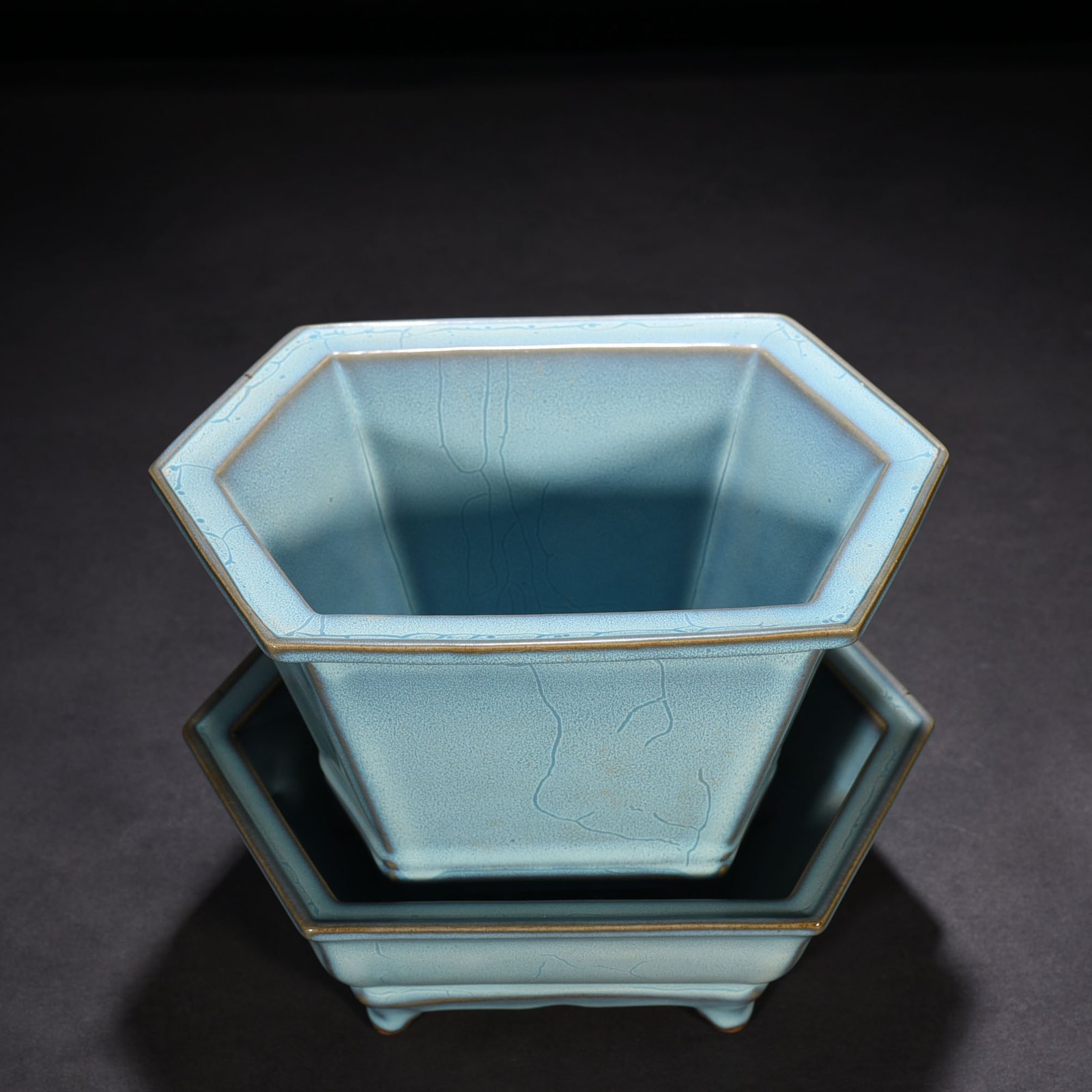 Song Dynasty Jun kiln azure-glazed hexagonal flowerpot with earthworm mud pattern