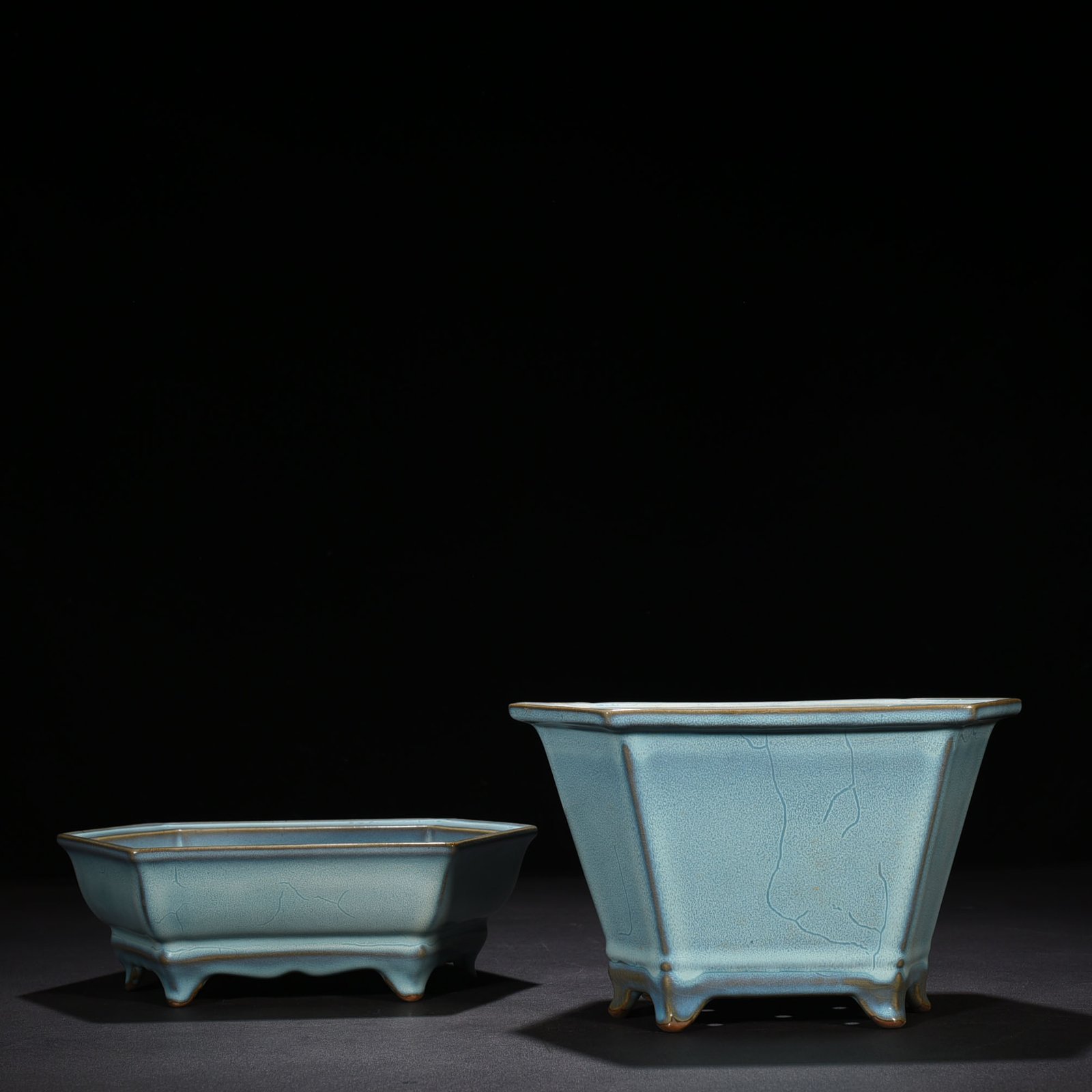 Song Dynasty Jun kiln azure-glazed hexagonal flowerpot with earthworm mud pattern
