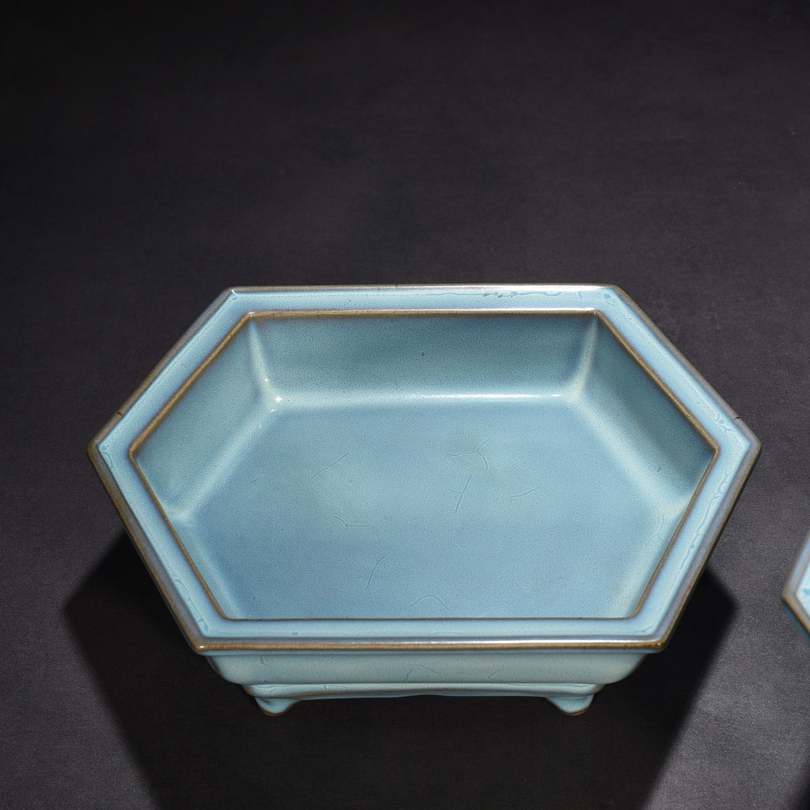 Song Dynasty Jun kiln azure-glazed hexagonal flowerpot with earthworm mud pattern