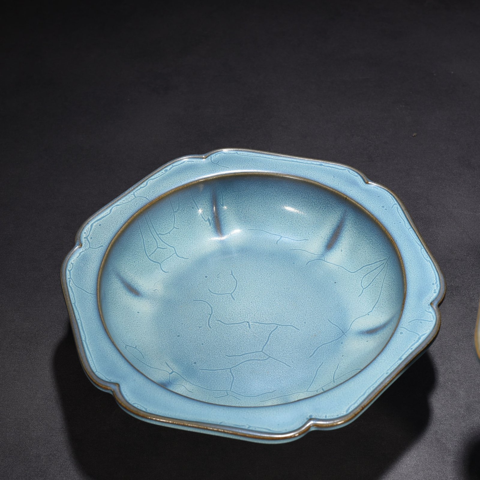 Song Dynasty Jun kiln azure-glazed hexagonal flower pot with earthworm mud pattern