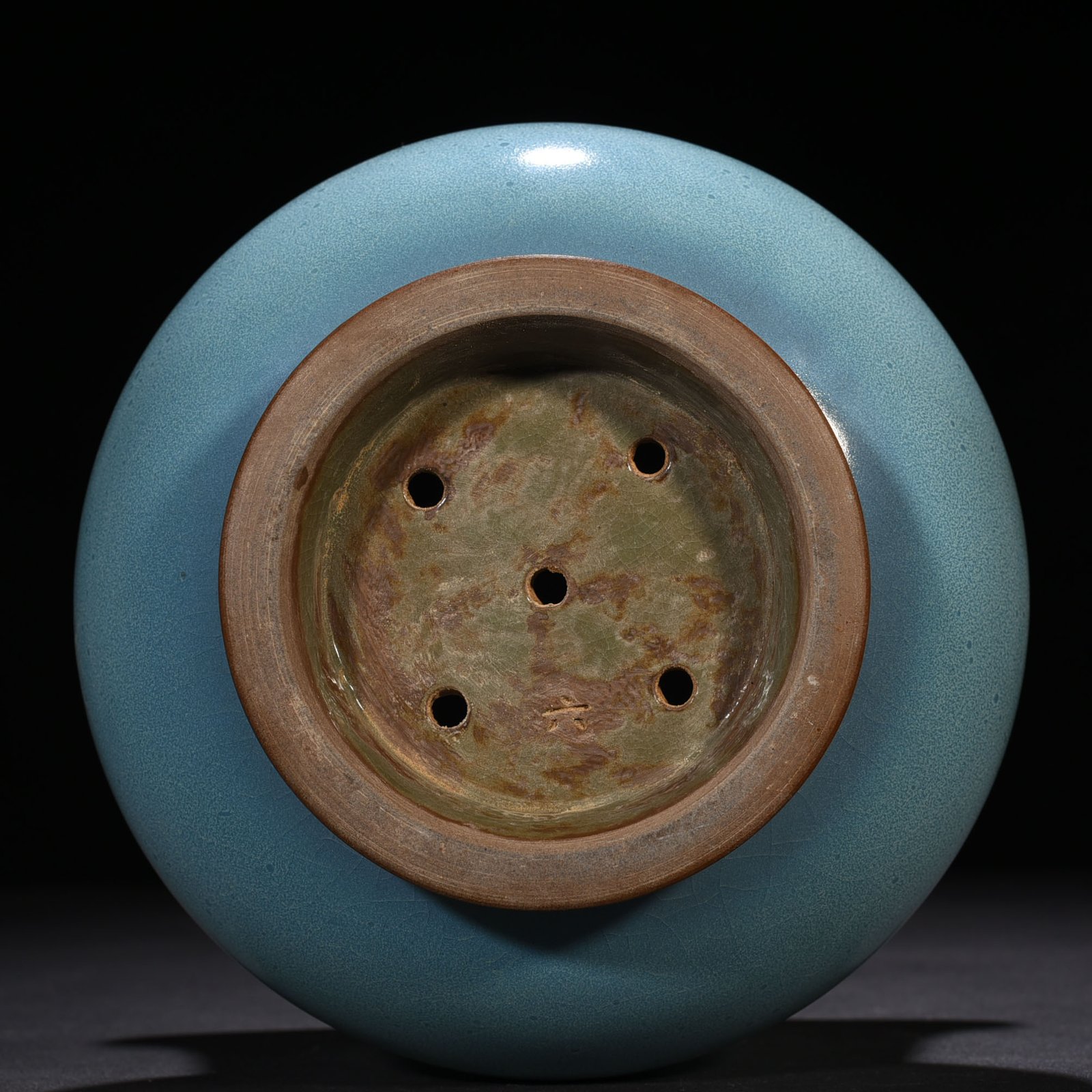 Song Dynasty Jun kiln azure slag bucket flowerpot with earthworm mud pattern