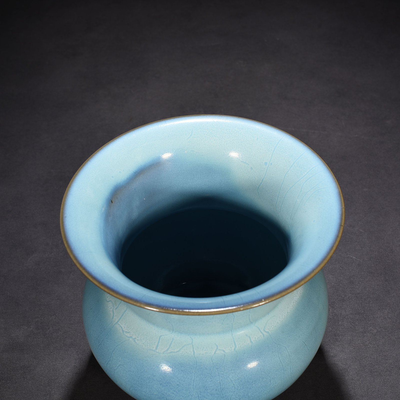 Song Dynasty Jun kiln azure slag bucket flowerpot with earthworm mud pattern