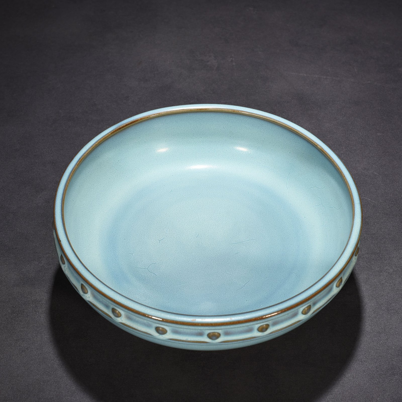 Song Dynasty Jun kiln azure glaze drum nail wash with earthworm mud pattern