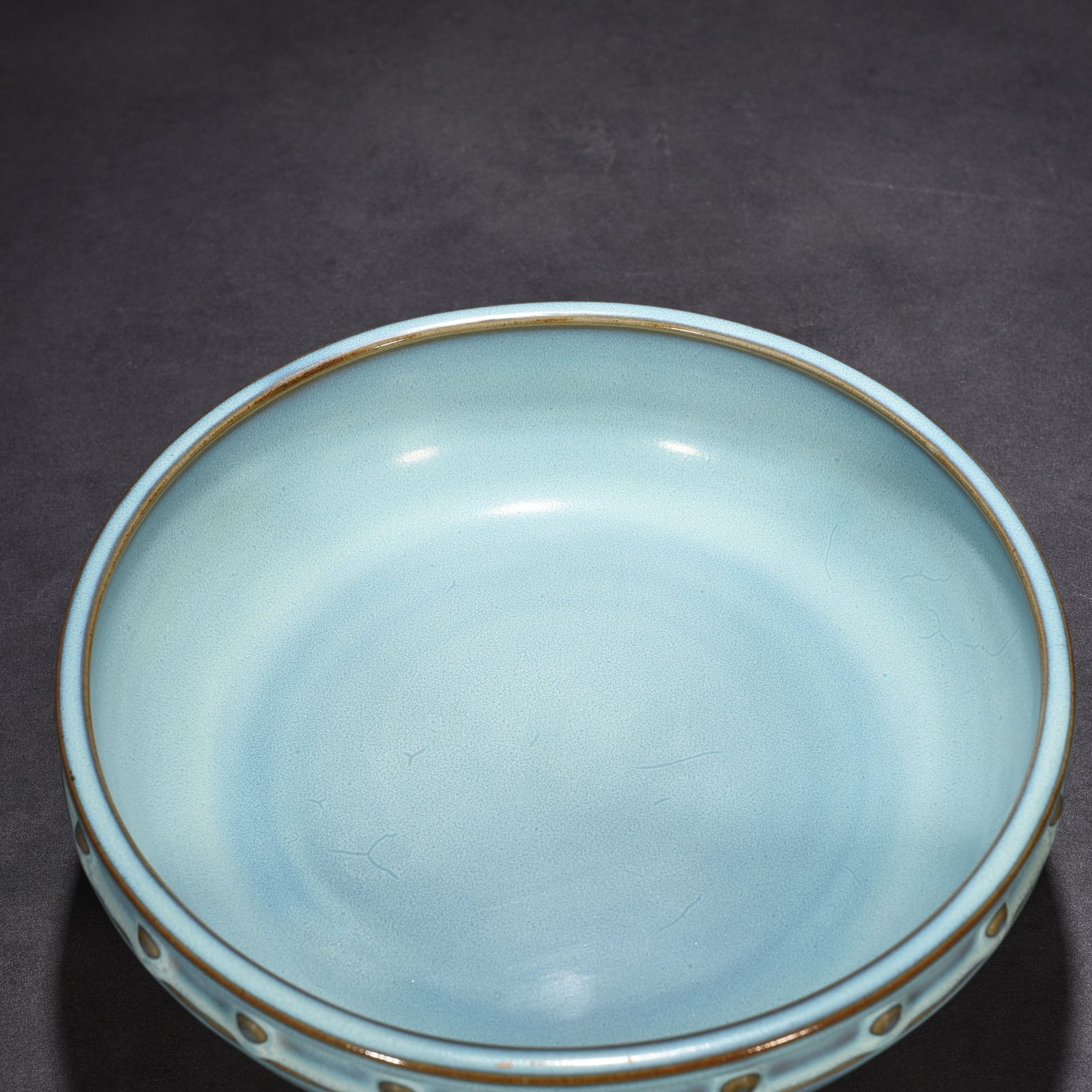Song Dynasty Jun kiln azure glaze drum nail wash with earthworm mud pattern