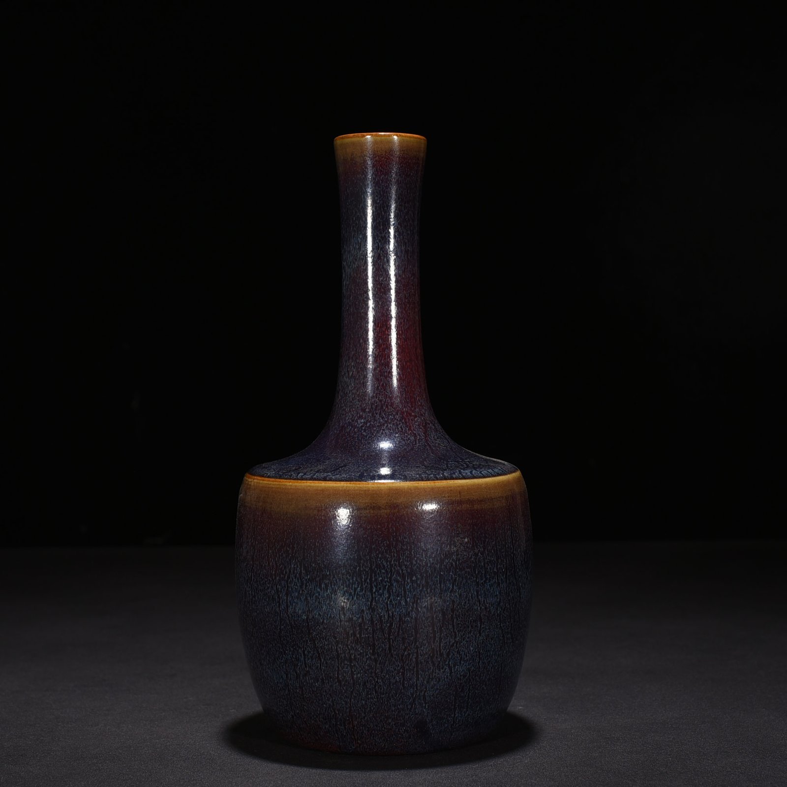 Song Dynasty Jun kiln Fenghua model rose purple glaze paper mallet vase