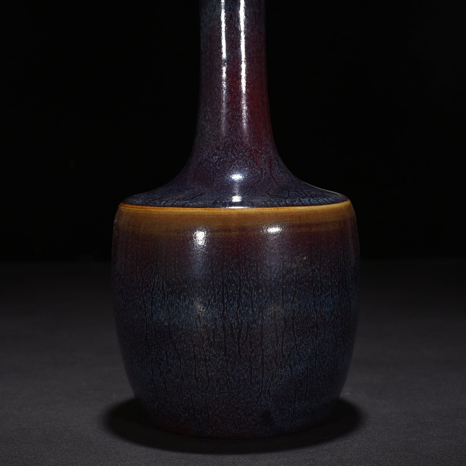 Song Dynasty Jun kiln Fenghua model rose purple glaze paper mallet vase